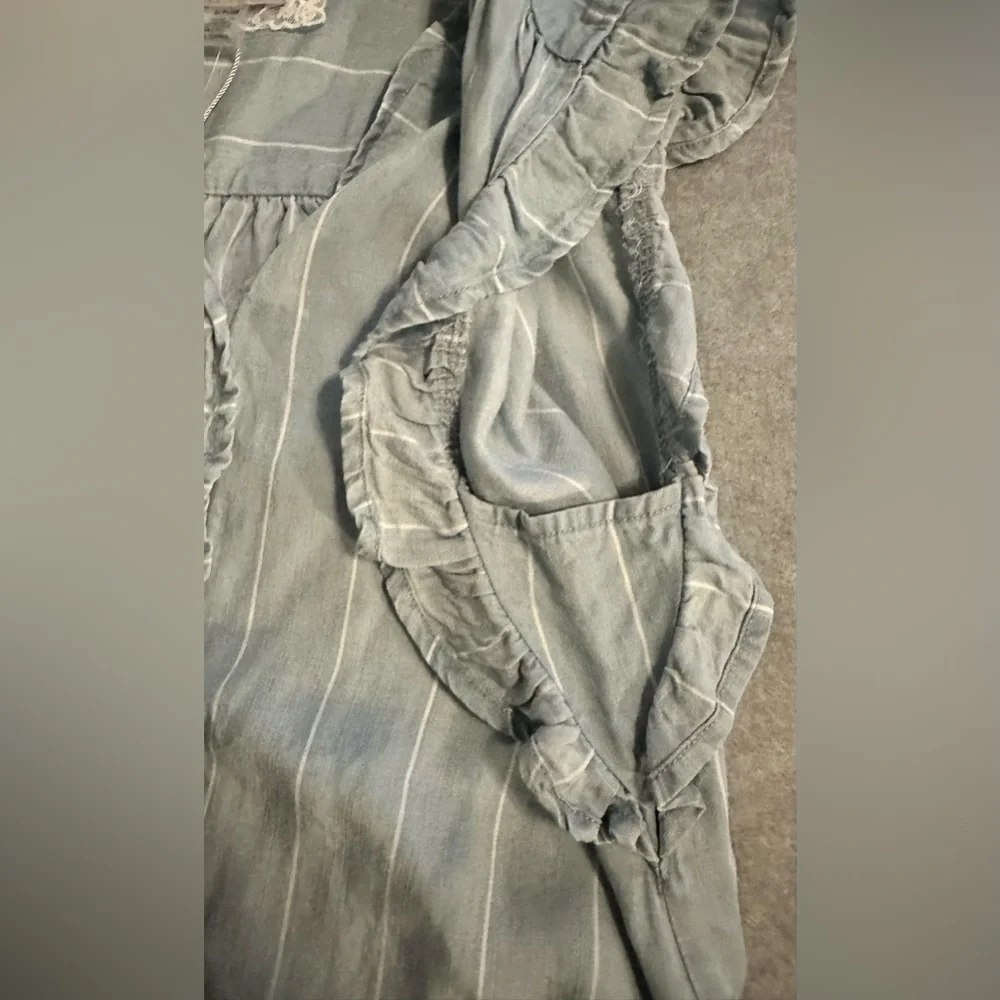 NWT Cupio chambray sleeveless button up blouse size S - Picture 5 of 10